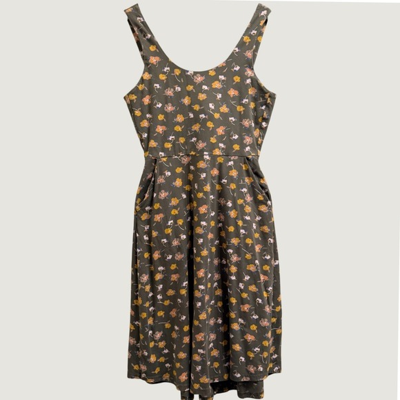 Pact Dresses & Skirts - Pact Organic Cotton Fit and Flare Dress Olive Green Floral Tie Back Small